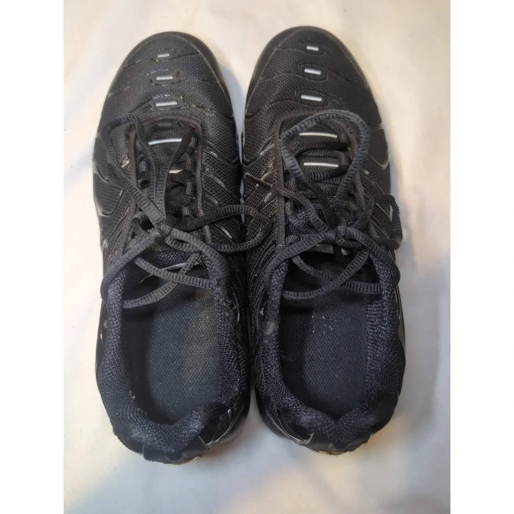Nike Air Max Plus Triple Black Sneakers, Size 7Y/ Women's 8.5 CD0609-001
